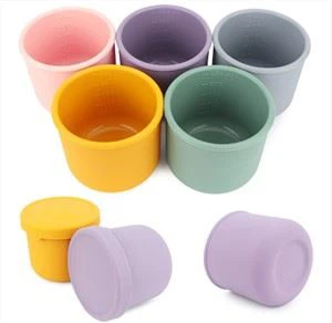 BPA Free Chaqaloqlar tomchilardan himoyalanish uchun silikonni o'rgatish uchun suv idishi silikonli ichimlik kubogi